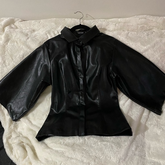 NASTY GAL LEATHER FAUX WIDE SLEEVES - Picture 5 of 6
